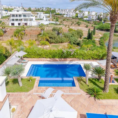 6-bdrm Andalusian Modern Next To Golf Course Apartment *
