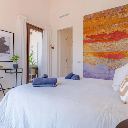 6-bdrm Andalusian Modern Next To Golf Course Apartment